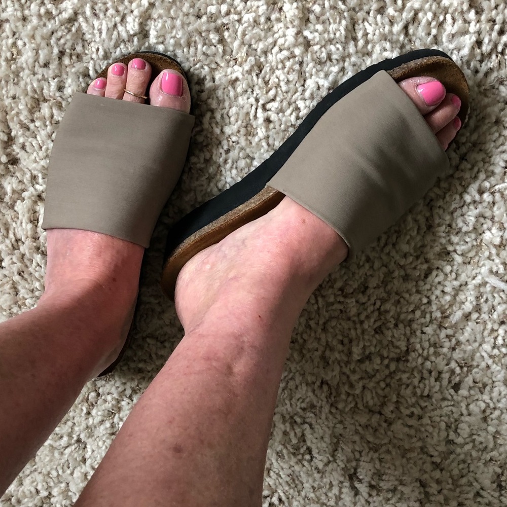 Noat Alana beige slides